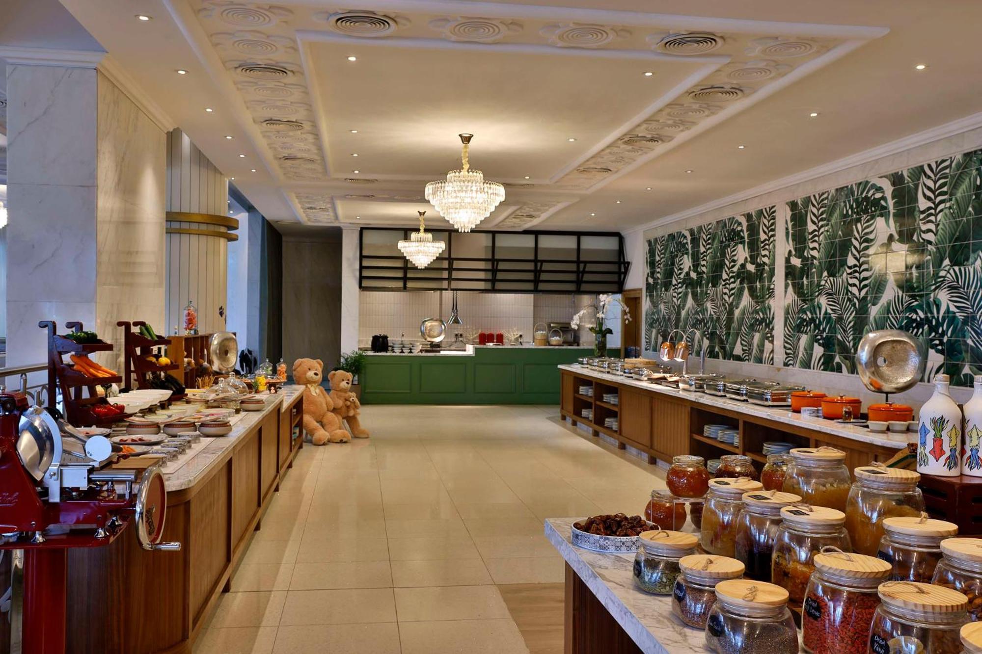Waldorf Astoria Ras Al Khaimah Exterior photo The buffet at the hotel
